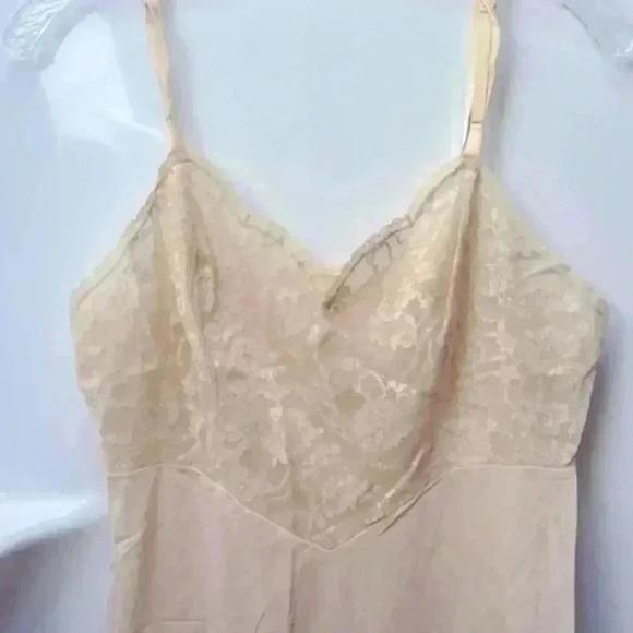 Vanity Fair Vintage Cream Slip Size 36 Small - Picture 3 of 5